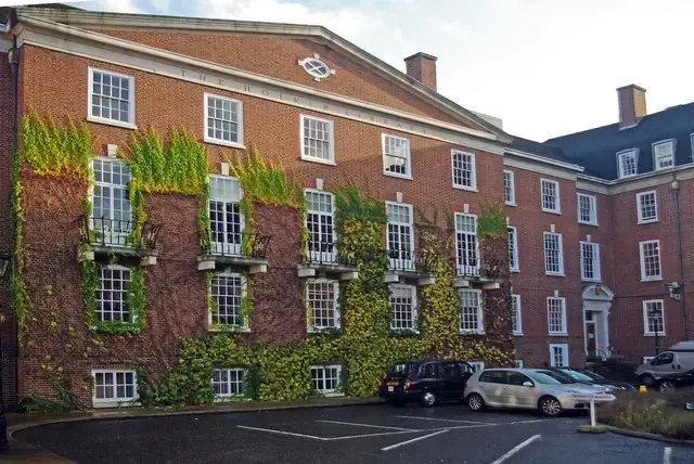 Gray's Inn law library — practitioner enquiries about expert availability